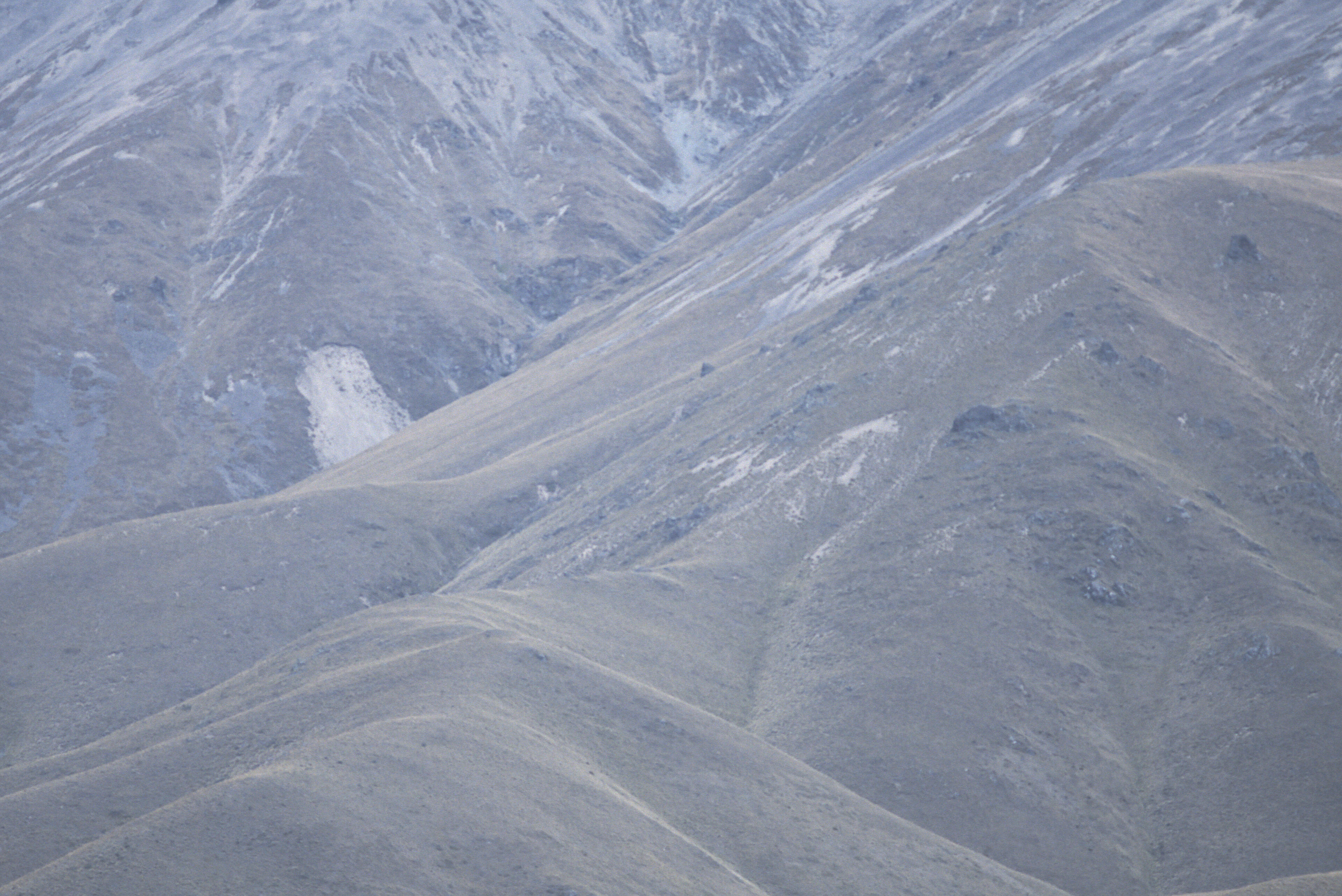 Hawkdun Range. Taken on the 250mm shot wide open at 1/60s &ndash; acceptable.