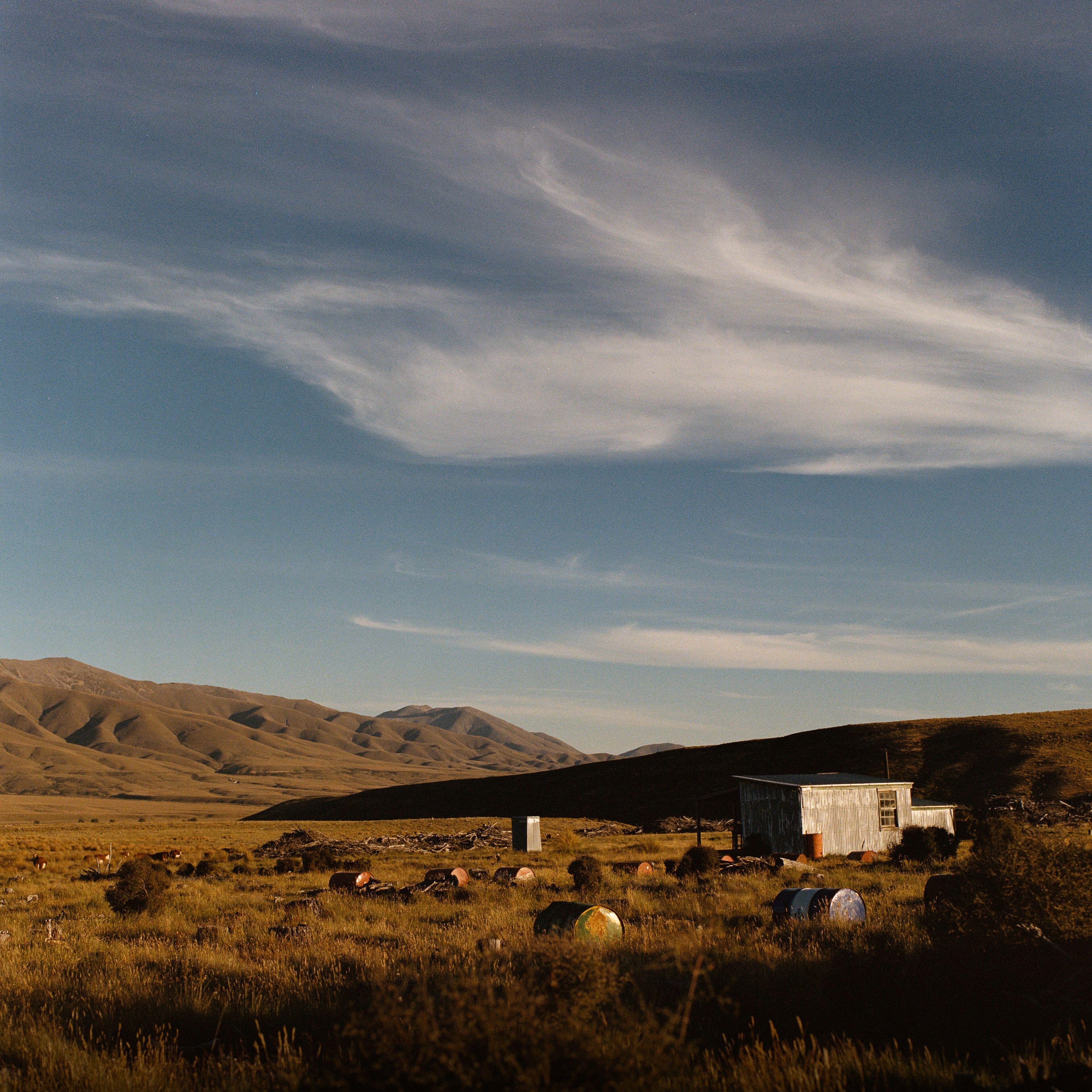 Hut against the Hawkduns.